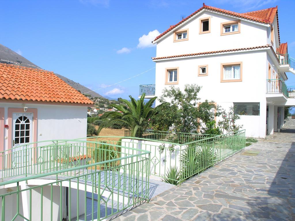 Boulevard Panorama Suites Agia Efimia Exterior foto